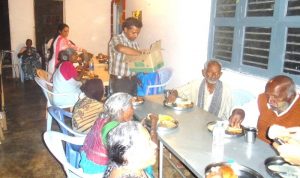 2015-TUMKUR-KARNATAKA-WITH-ANATH-ASHRAM-CHILDRENS-PROVIDE-FOOD-CLOTHES-AND-GIFTS2_1-300x178