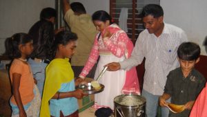 2015-TUMKUR-KARNATAKA-WITH-ANATH-ASHRAM-CHILDRENS-PROVIDE-FOOD-CLOTHES-AND-GIFTS3_1-300x169